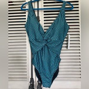 NWT Flattering Nicole Miller Swimsuit